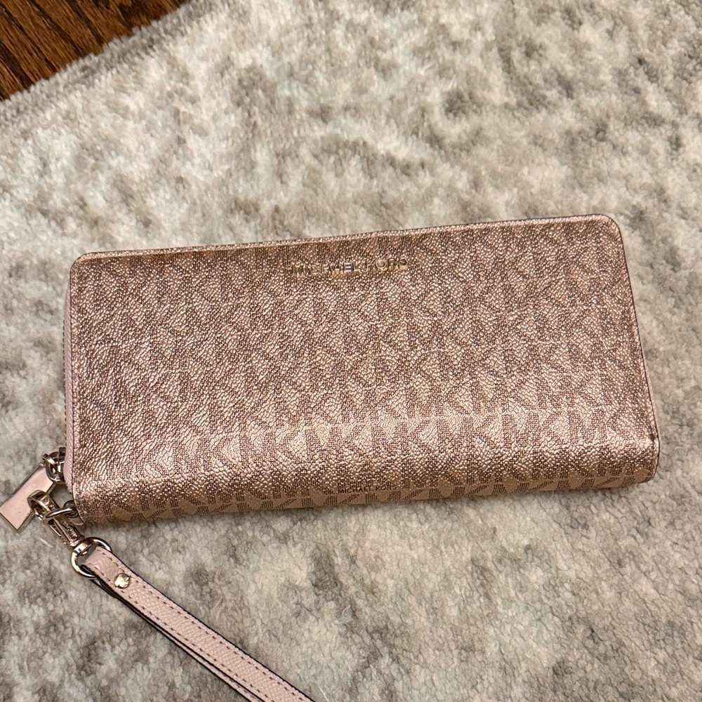 Michael Kors Metallic Pink Wristlet Wallet